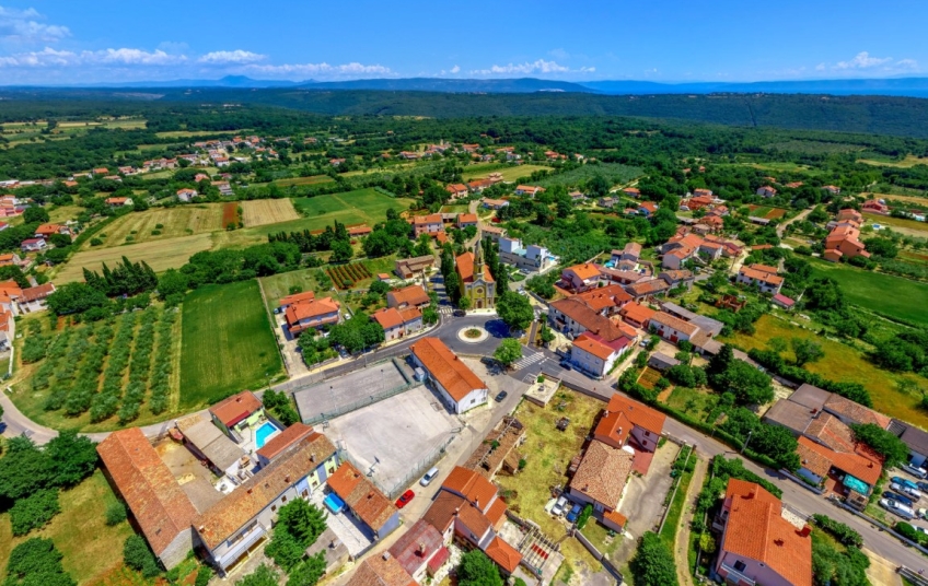 Trka u karijolama, trka u štiklama... Dođite ove subote na Muntićku noć!